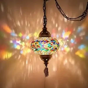 Suspension orientale en mosaïque de verre coloré